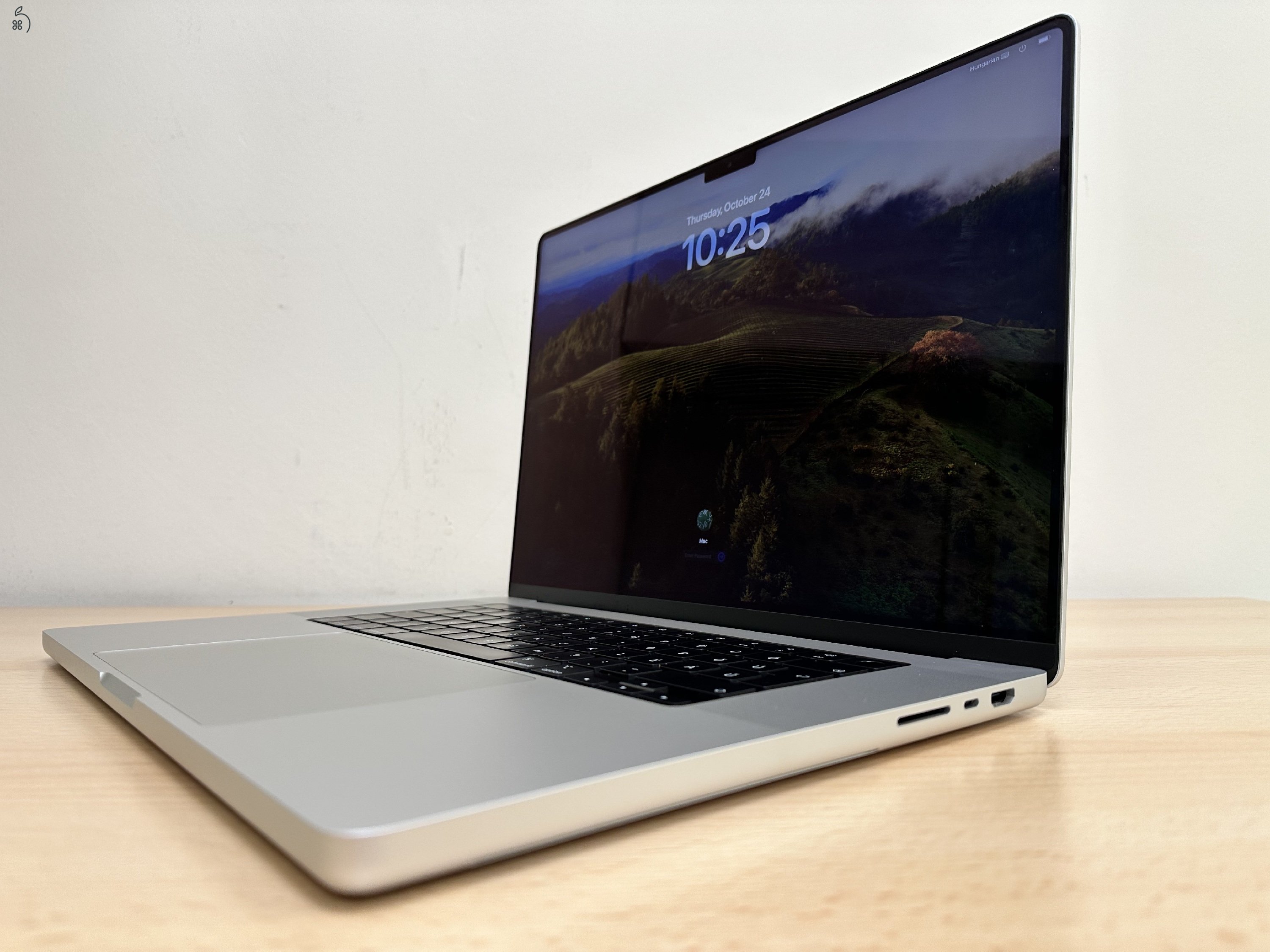 Üzletből, Macbook Pro Retina 16