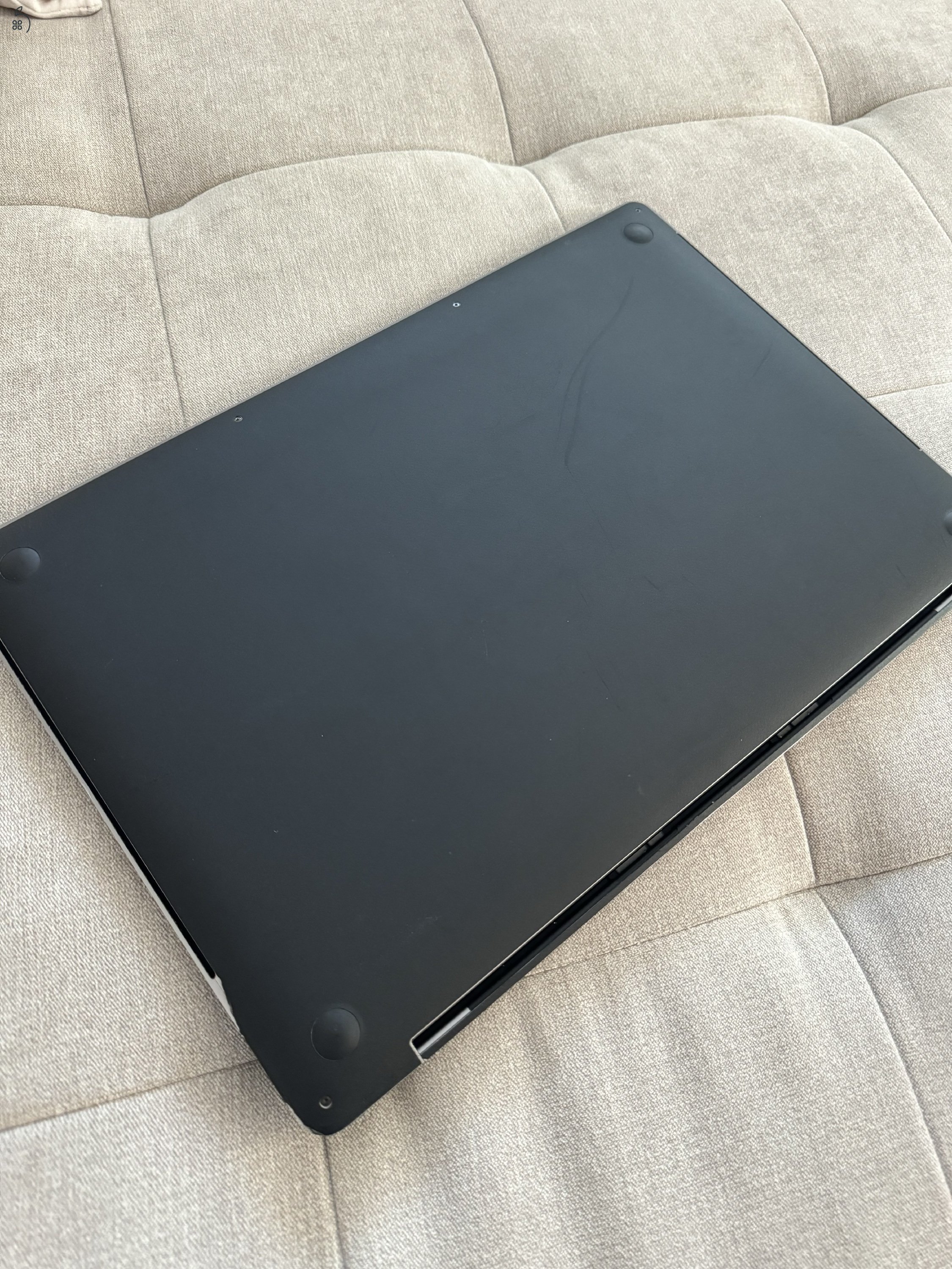 Macbook Pro 2019 16” i9 / 16GB / 1TB / Radeon Pro 5500M