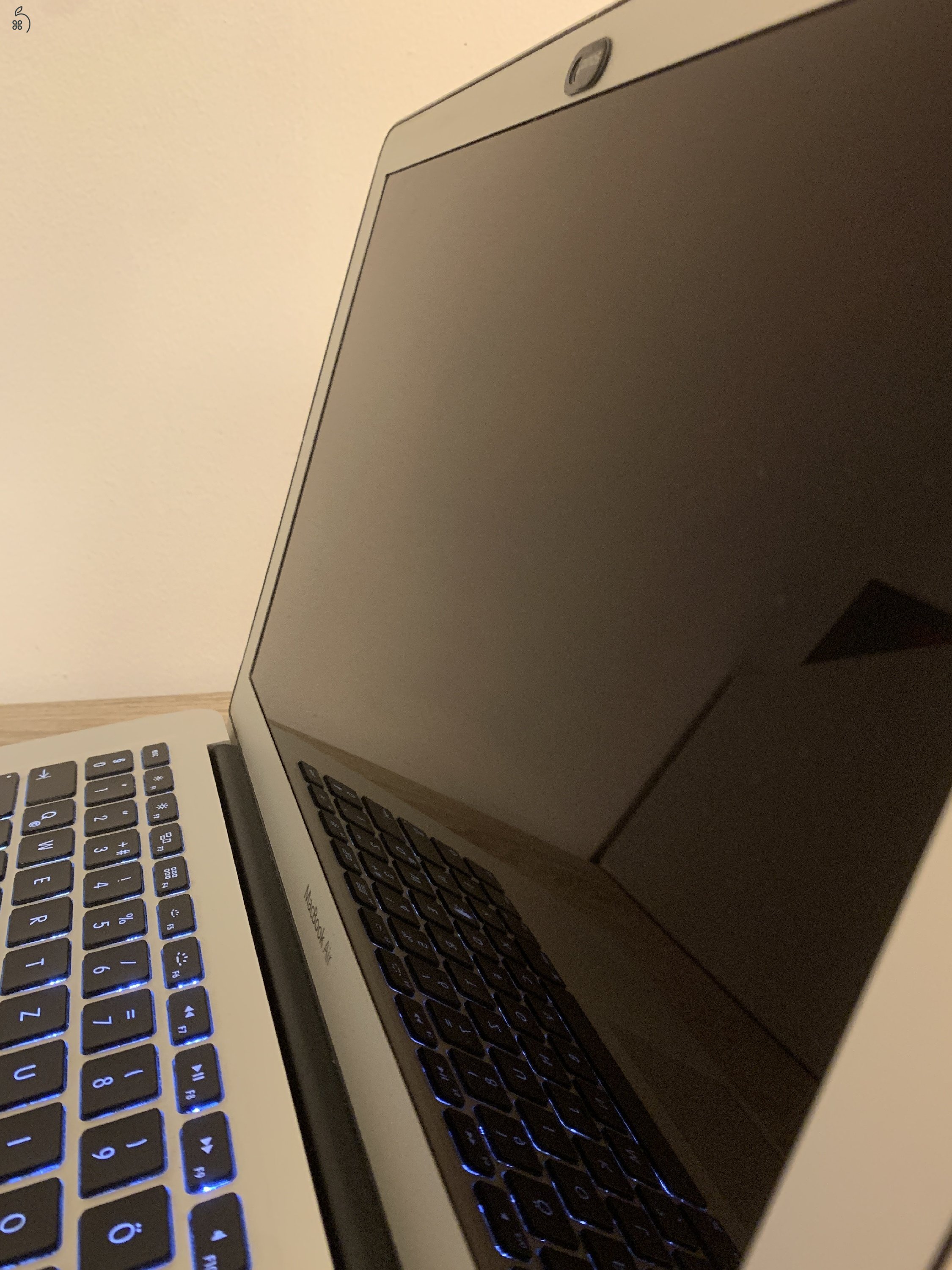 MacbookAir, 2015, 4GB, i5, 128GB, intel HD, 13