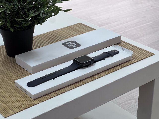 Apple Watch SE Midnight 44MM 1 ÉV Garanciával Számlával