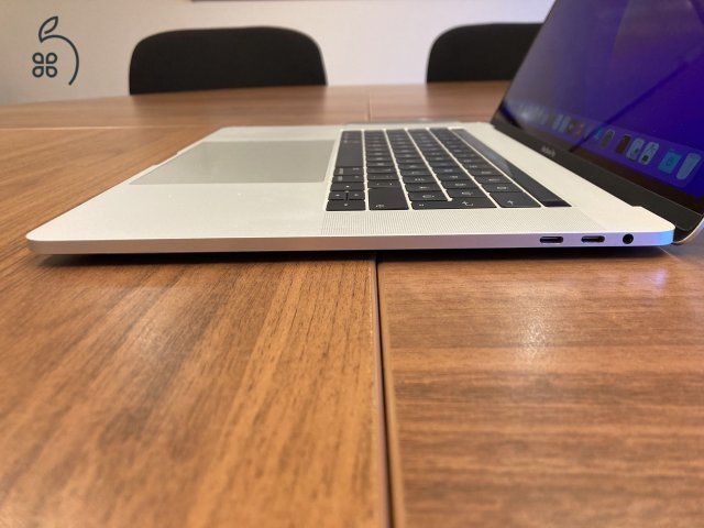 MacBook Pro i7@2.6GHz, 16GB RAM, 1TB SSD