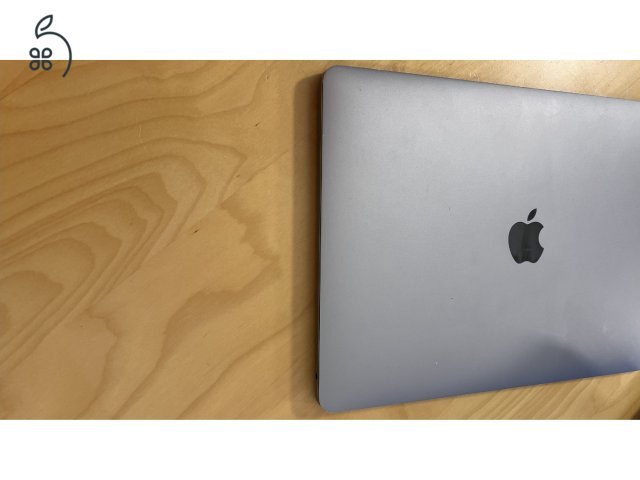 Hibátlan MacBook Pro 13.3