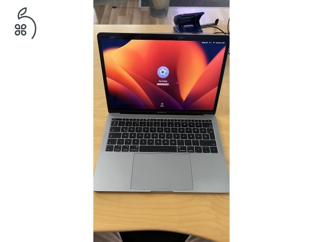 Hibátlan MacBook Pro 13.3