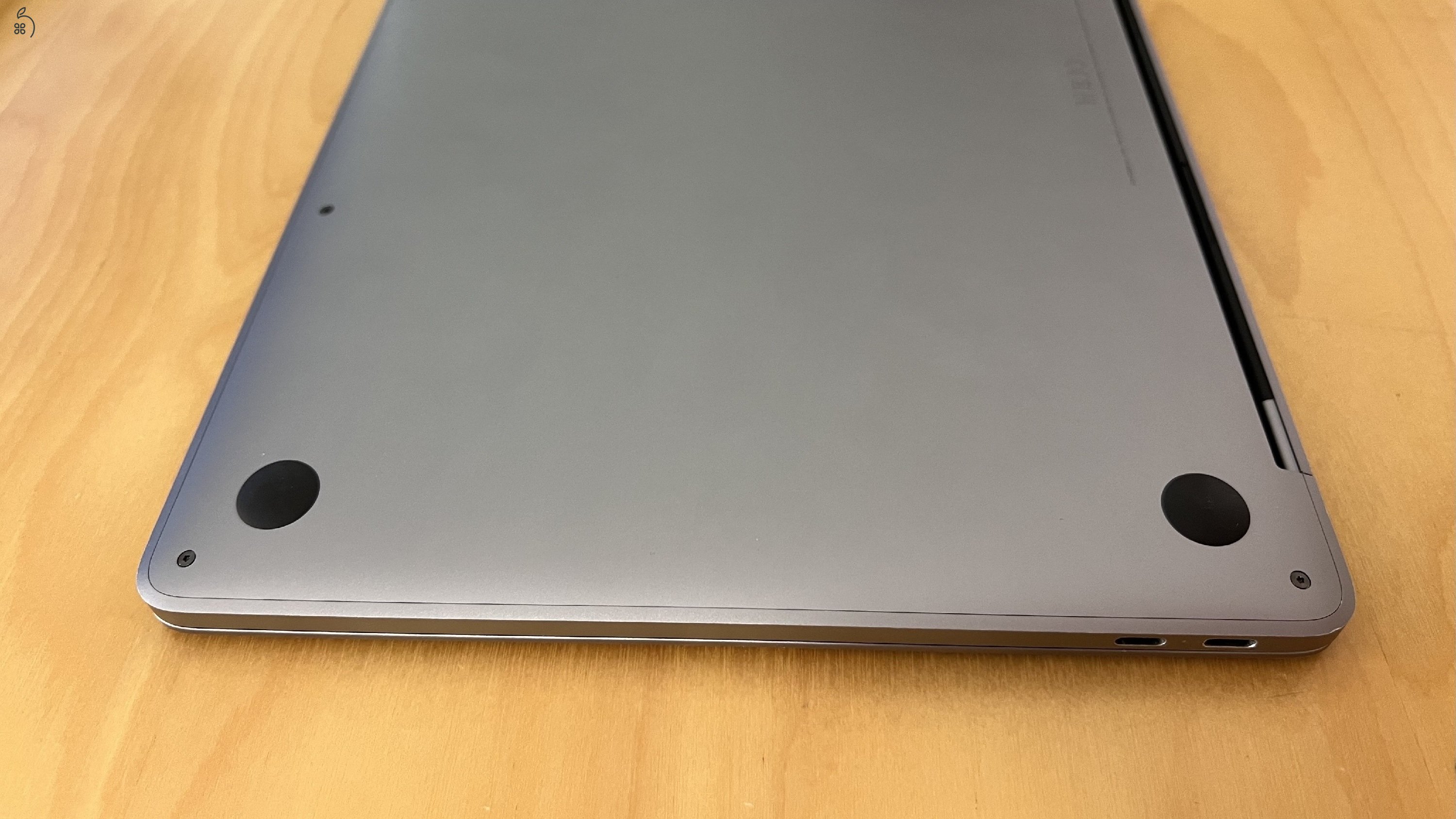 Hibátlan MacBook Pro 13.3