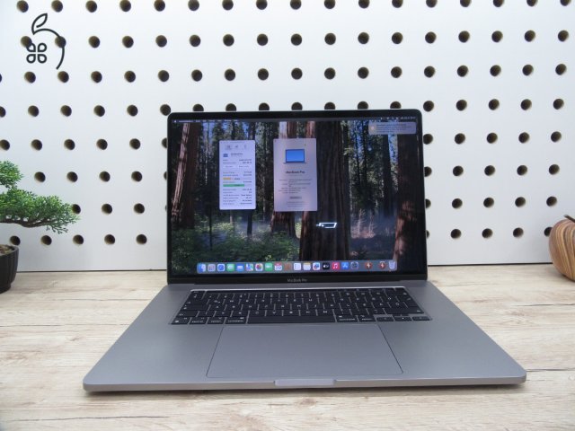 Apple Retina Macbook Pro 16 - 2019 - Használt, megkímélt