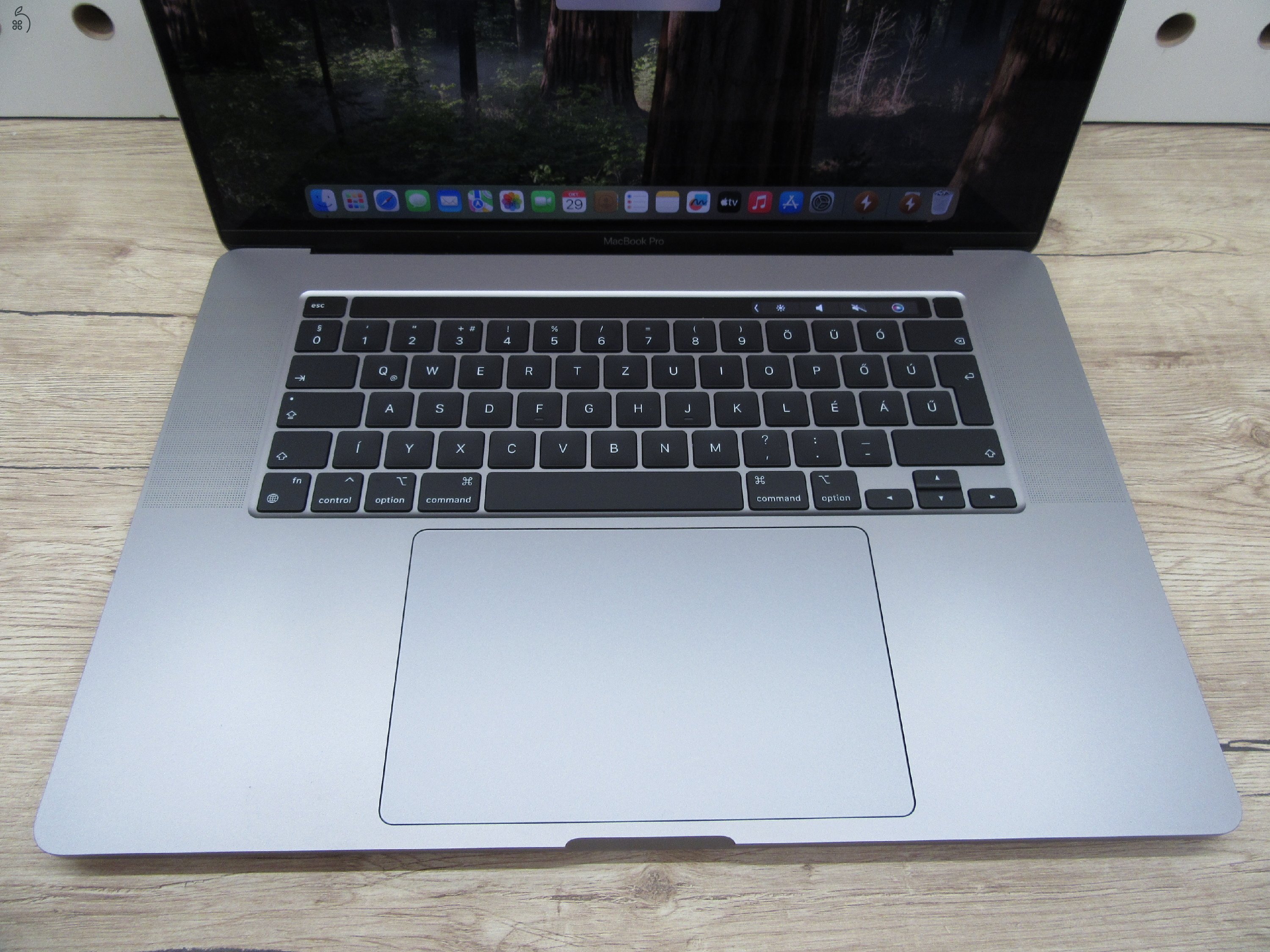 Apple Retina Macbook Pro 16 - 2019 - Használt, megkímélt