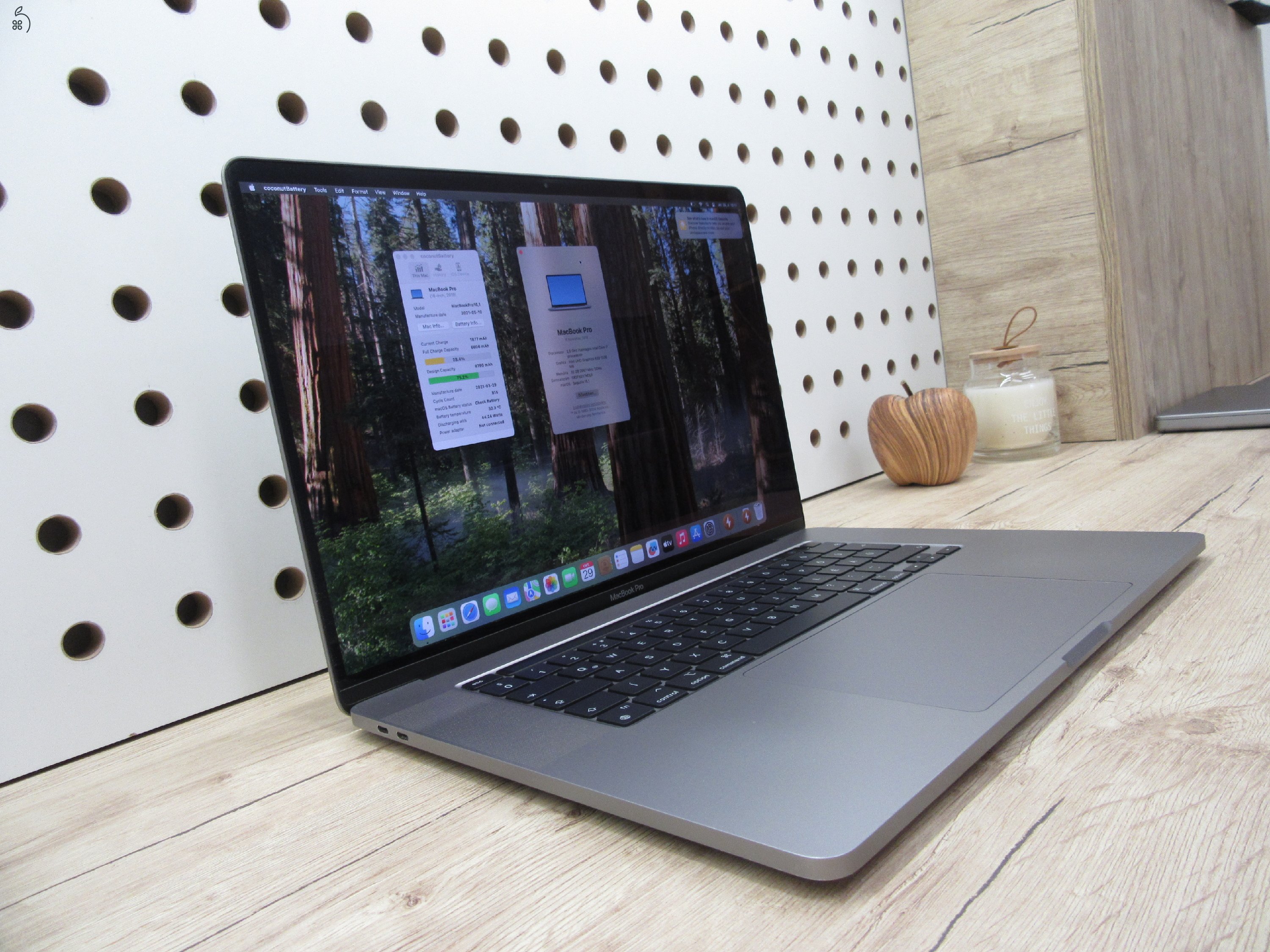 Apple Retina Macbook Pro 16 - 2019 - Használt, megkímélt