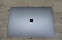 Apple Retina Macbook Pro 16 - 2019 - Használt, megkímélt