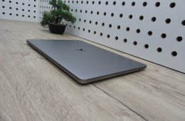 Apple Retina Macbook Pro 16 - 2019 - Használt, megkímélt