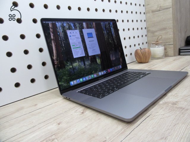 Apple Retina Macbook Pro 16 - 2019 - Használt, megkímélt