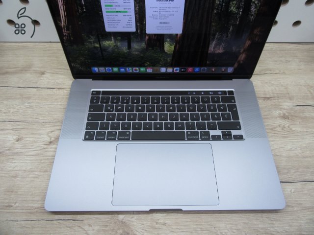 Apple Retina Macbook Pro 16 - 2019 - Használt, megkímélt