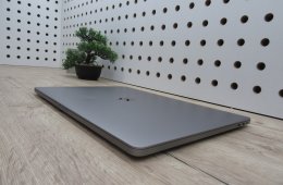 Apple Retina Macbook Pro 16 - 2019 - Használt, megkímélt