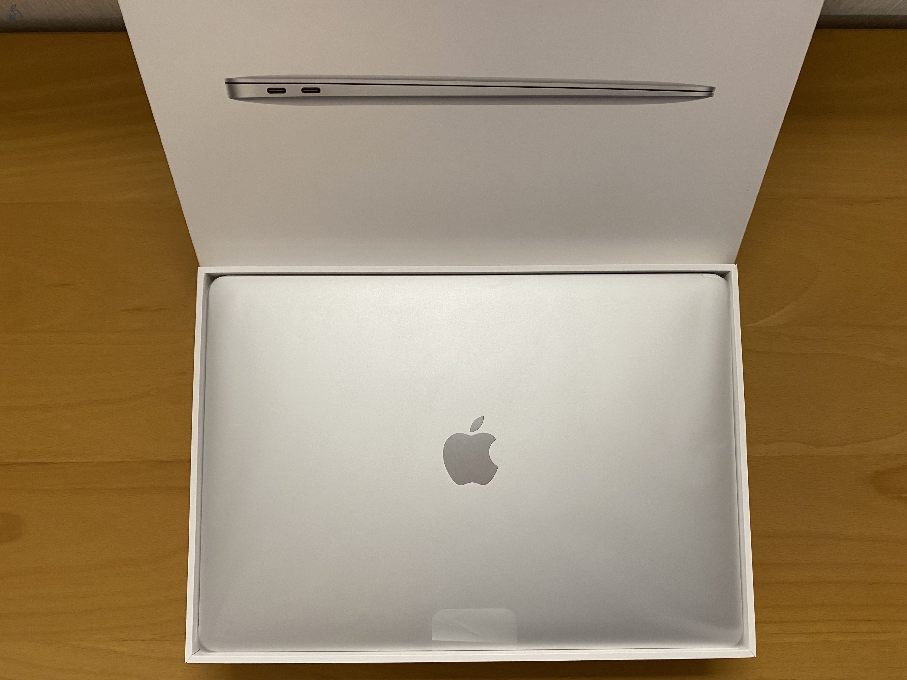 ELADÓ MAKULÁTLAN MacBook Air 2018 i5, 128 GB, MAGYAR billentyűzet, dobozában!