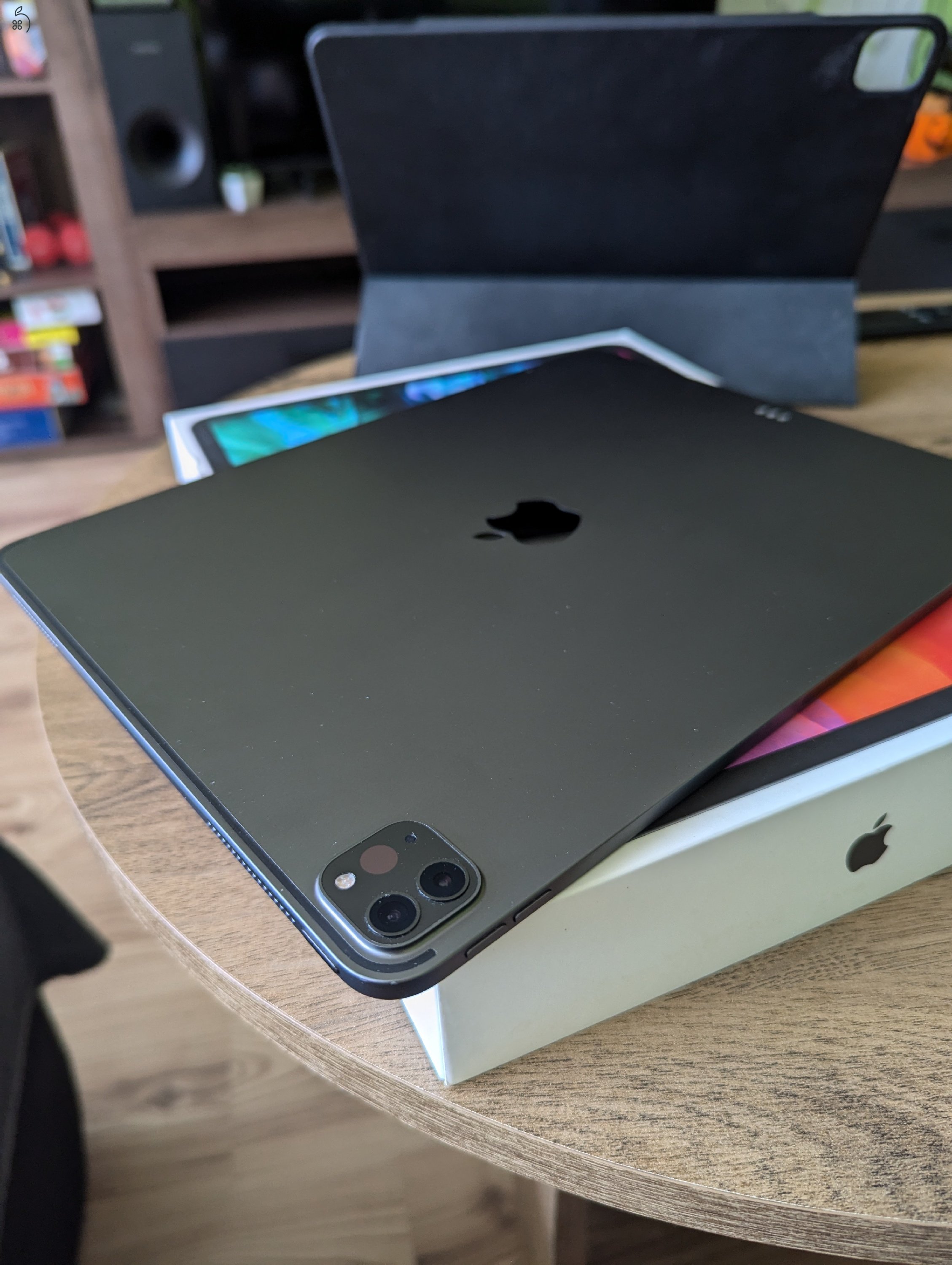 Makulátlan iPad Pro 12.9 256GB 4th gen - tökéletes állapot és működés 