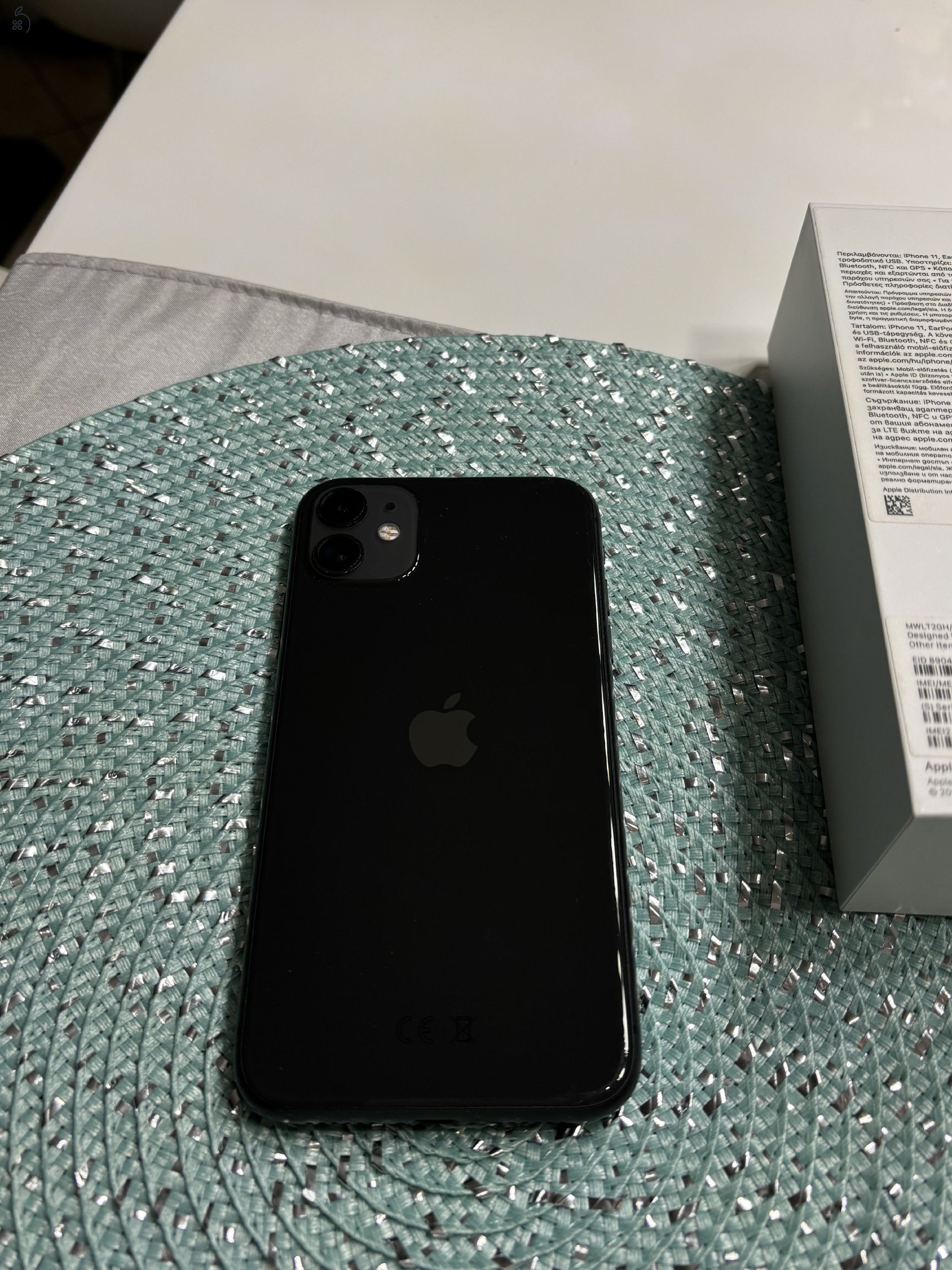 Iphone 11 64 Mb kartyafüggetlen telefon eladó 