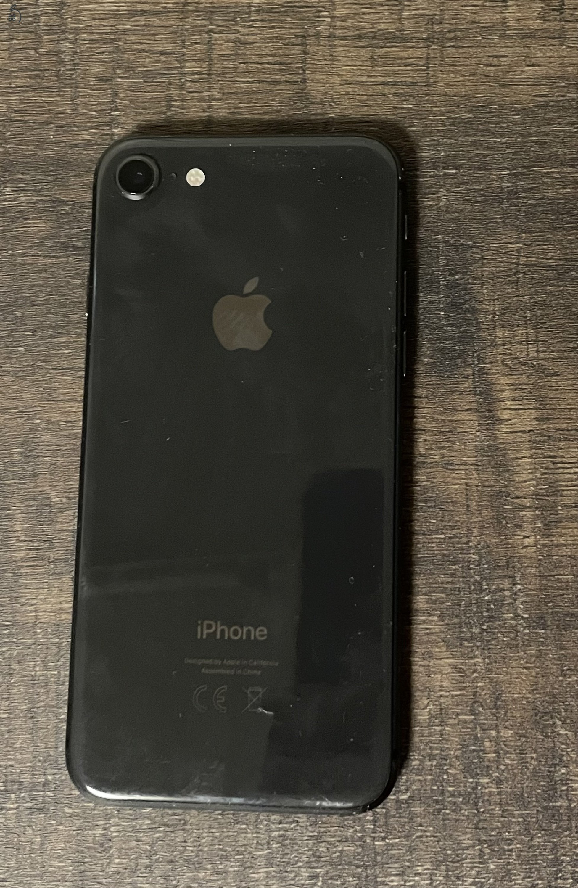 iPhone 8 space grey 64G 3 db tokkal