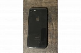 iPhone 8 space grey 64G 3 db tokkal