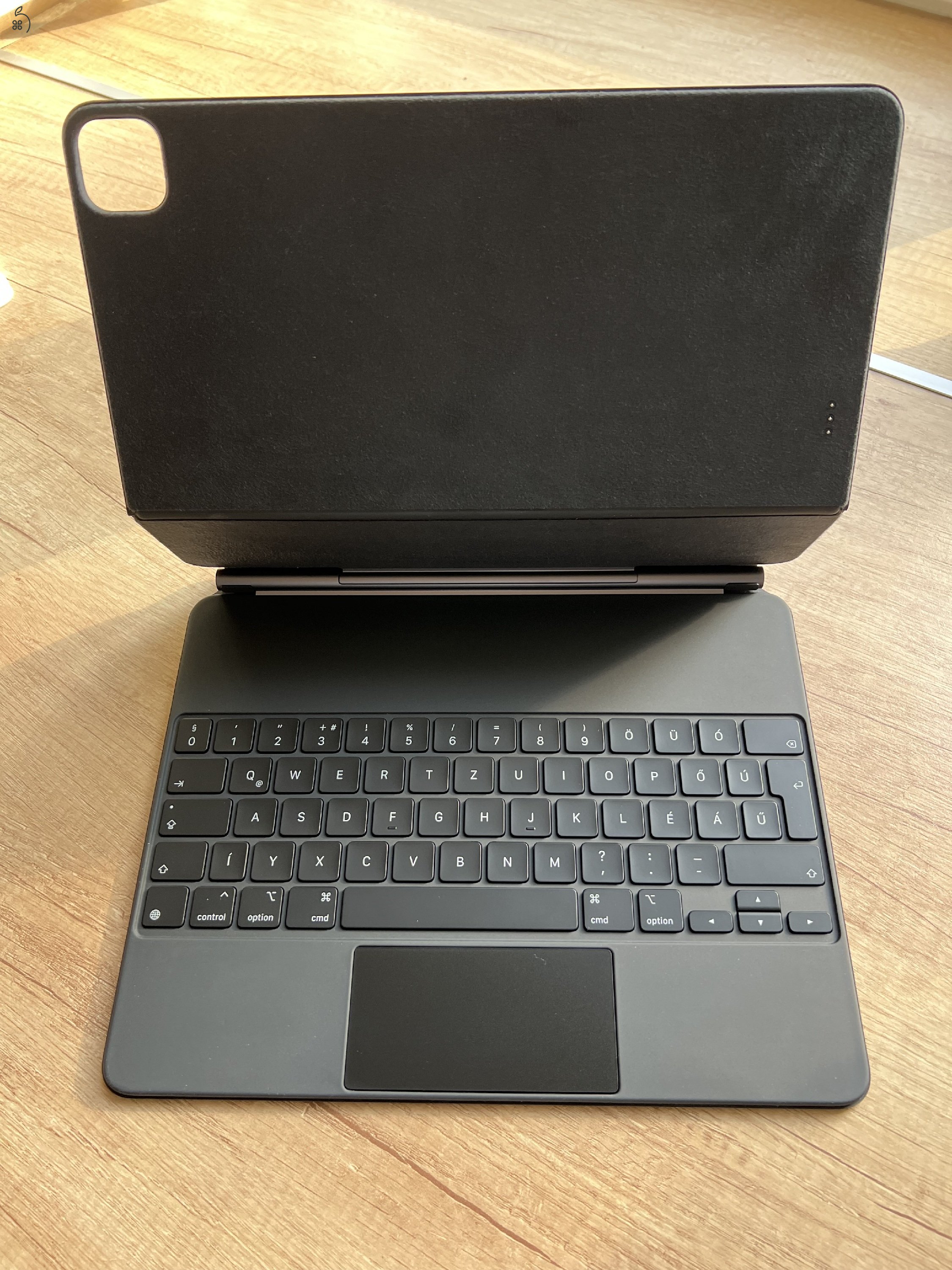 Eladó Apple Magic Keyboard 13 hüvelykes iPad Air-hez, hosszú garanciával - csak kipróbált!