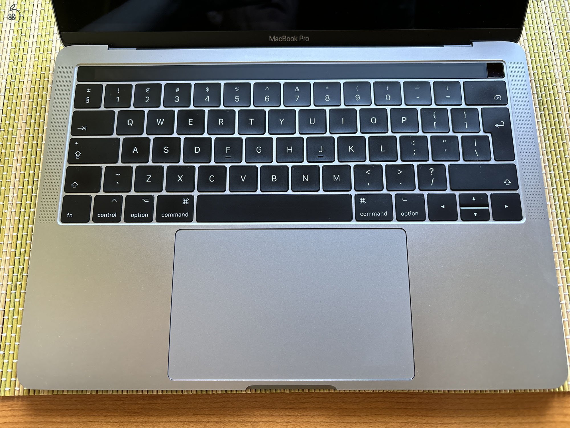 2017 i7 3,5ghz teljesítmény, kiváló állapotú, kvázi új akksival, touchbar, 4 thunderbolt