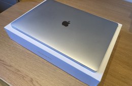 MacBook Pro 16’ 2019 - 2,4 GHZ Nyolcmagos Intel Core i9, 32 GB RAM, 1TB, Angol