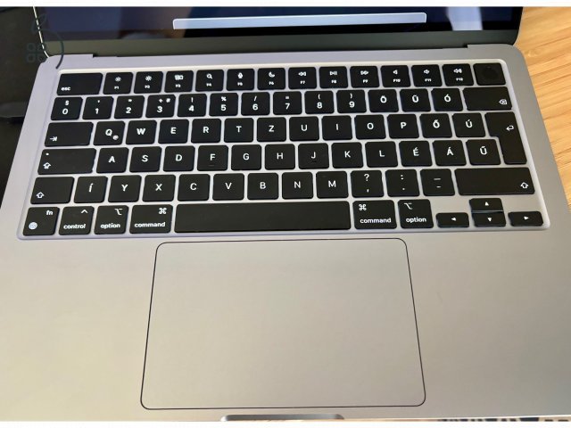 MacBook Air M3, 8/8 256GB SSD, 8GB RAM, Magyar billentyűzet eladó