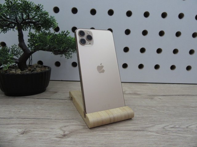 Apple iPhone 11 Pro Max - Gold - Használt, szép állapot