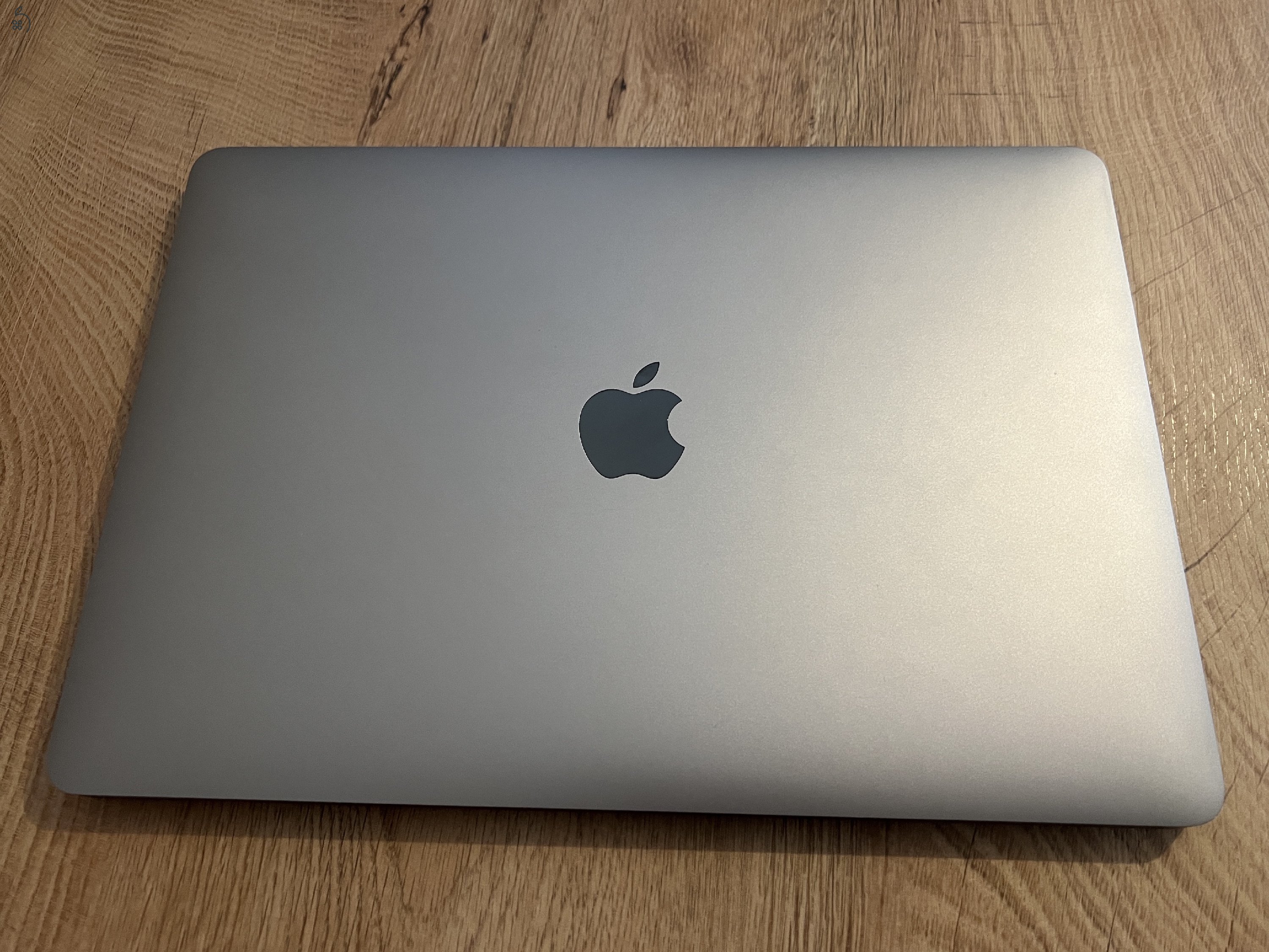 M2 MacBook Pro (2022) 8/256 13