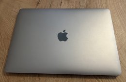 M2 MacBook Pro (2022) 8/256 13