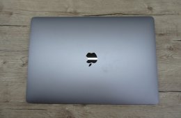 Apple Retina Macbook Pro 16 - 2019 - Használt, megkímélt