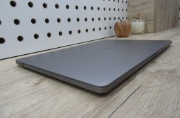 Apple Retina Macbook Pro 16 - 2019 - Használt, megkímélt