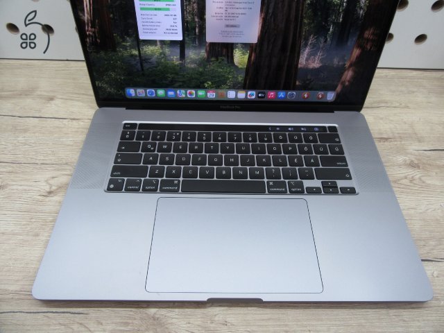  Apple Retina Macbook Pro 16 - 2019 - Használt, megkímélt 