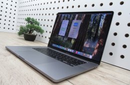  Apple Retina Macbook Pro 16 - 2019 - Használt, megkímélt 