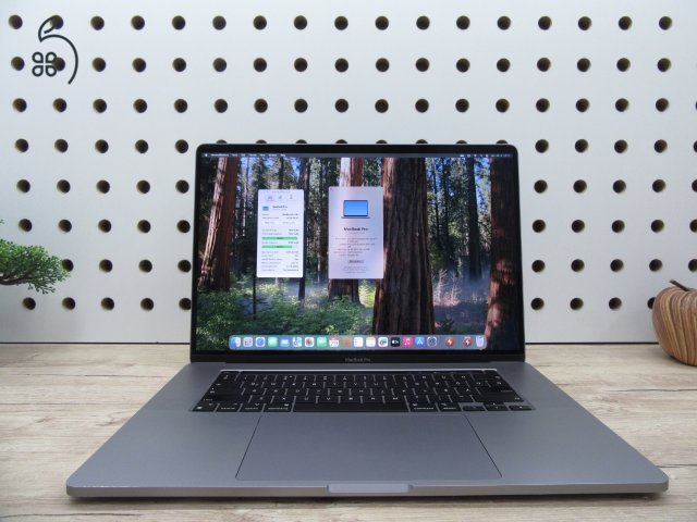  Apple Retina Macbook Pro 16 - 2019 - Használt, megkímélt 