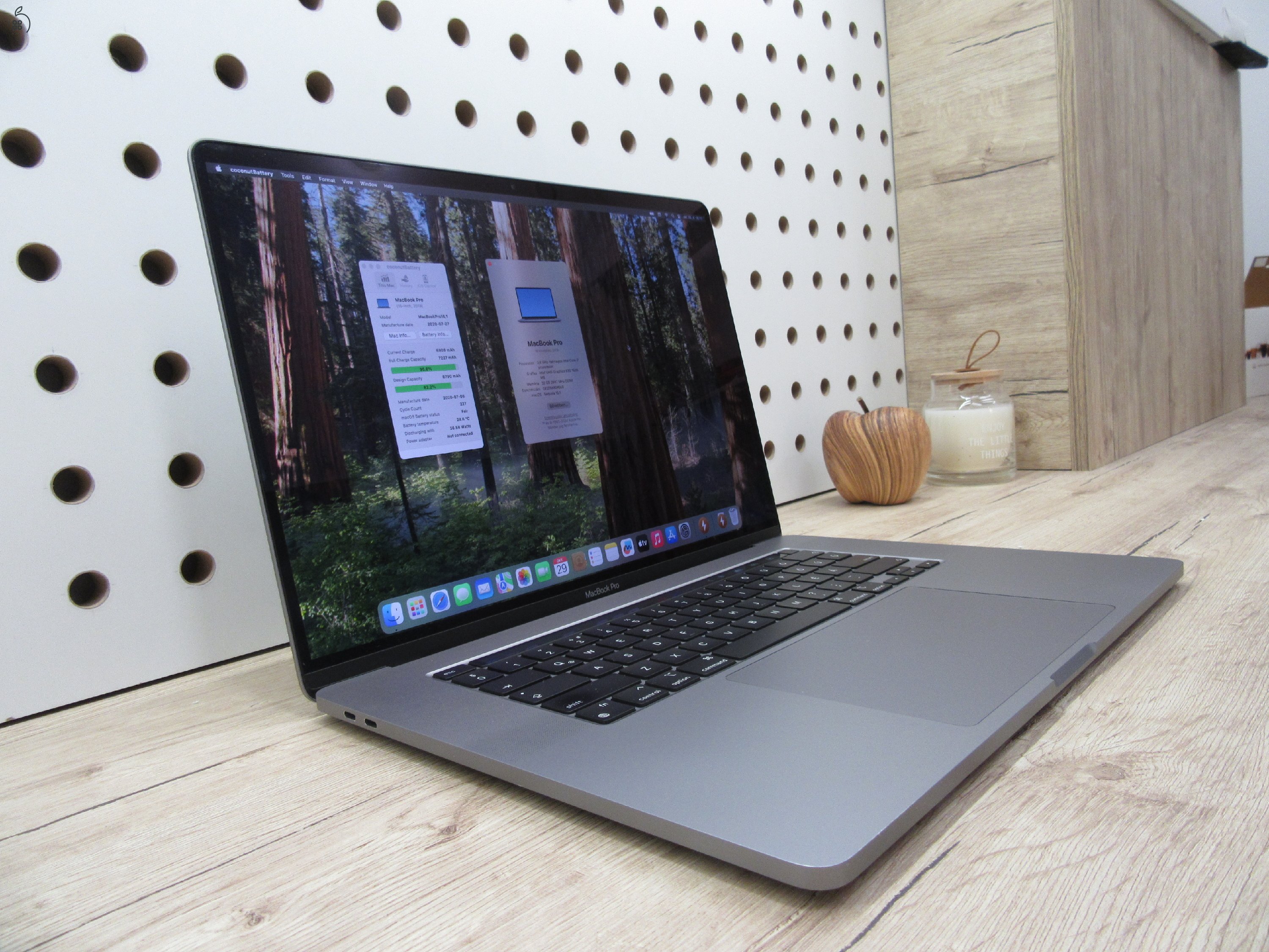  Apple Retina Macbook Pro 16 - 2019 - Használt, megkímélt 