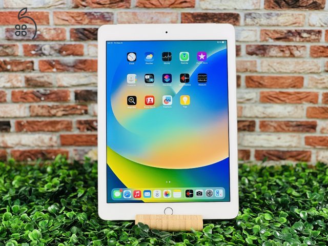 iPad 5th gen 9.7 Wifi +Cellular A1823 32 GB Silver szép állapotú - 12 HÓ GARANCIA - 055