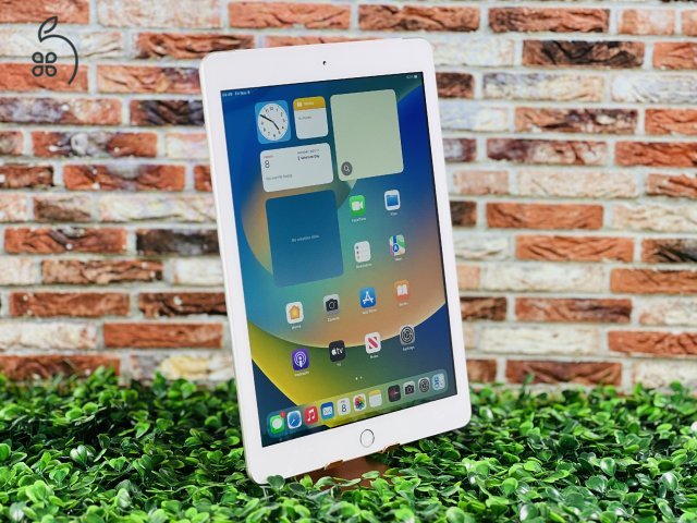 iPad 5th gen 9.7 Wifi +Cellular A1823 32 GB Silver szép állapotú - 12 HÓ GARANCIA - 055