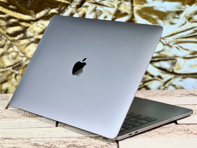 Apple Macbook PRO 2017 13