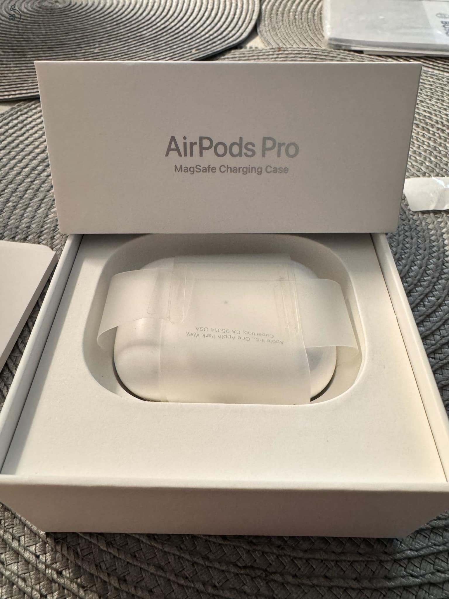 AirPods Pro eladó