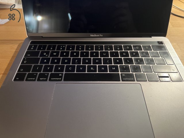 MacBook Pro (13-inch, 2017, Four Thunderbolt 3 Ports