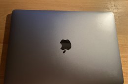 MacBook Pro (13-inch, 2017, Four Thunderbolt 3 Ports