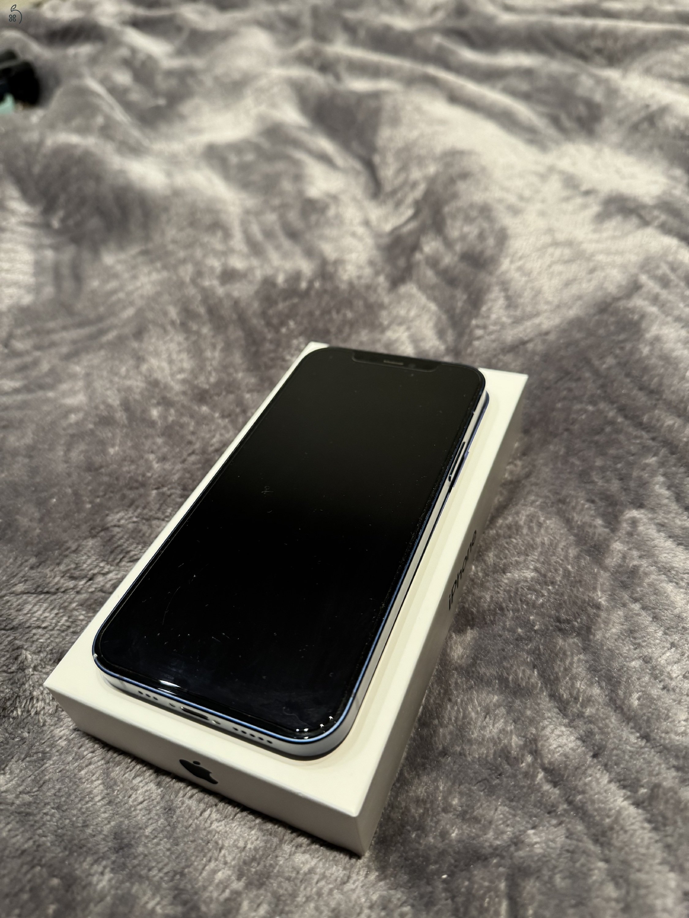 iPhone 12 (kék)