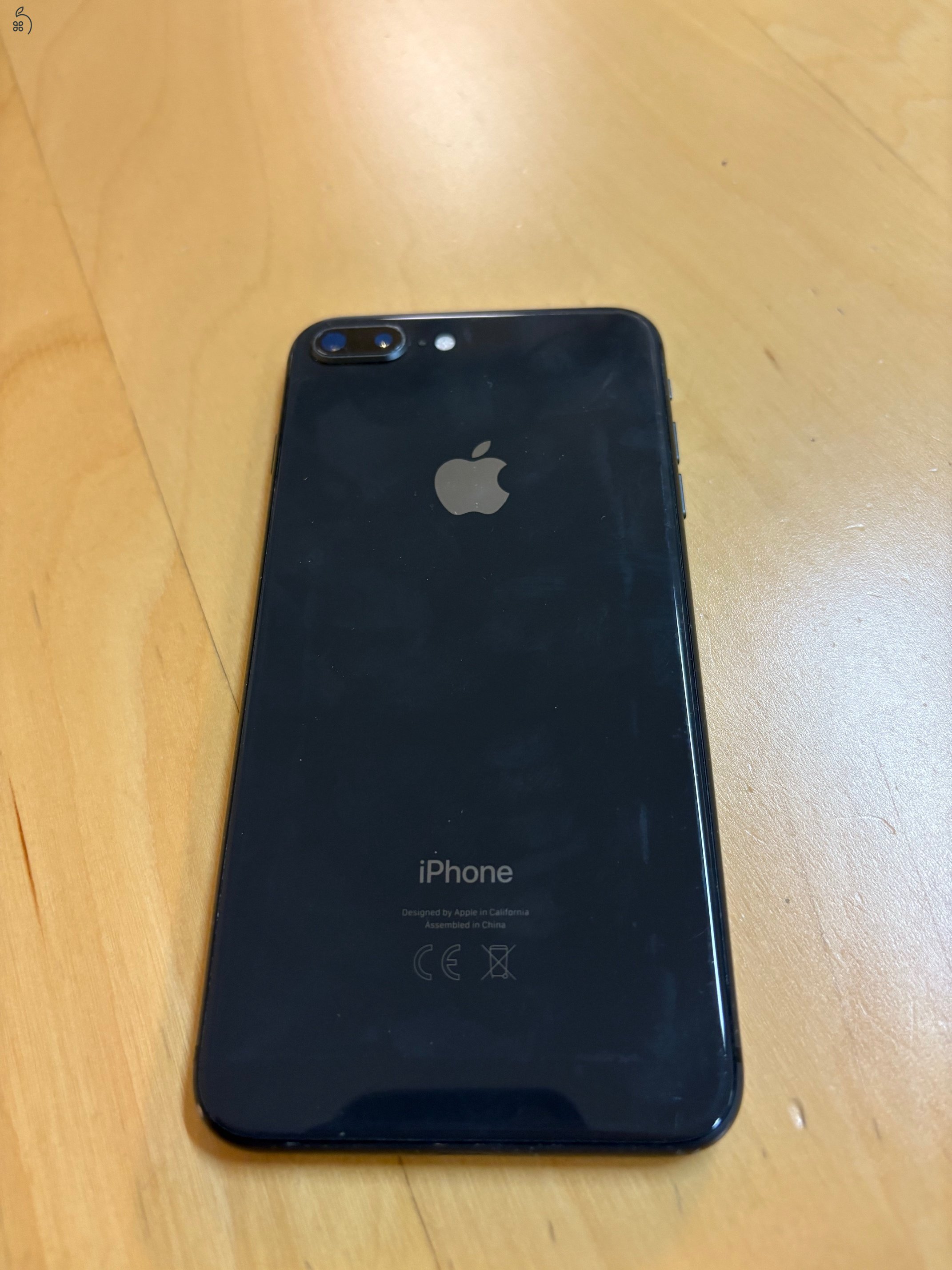 Iphone 8 plus fekete ELADÓ!