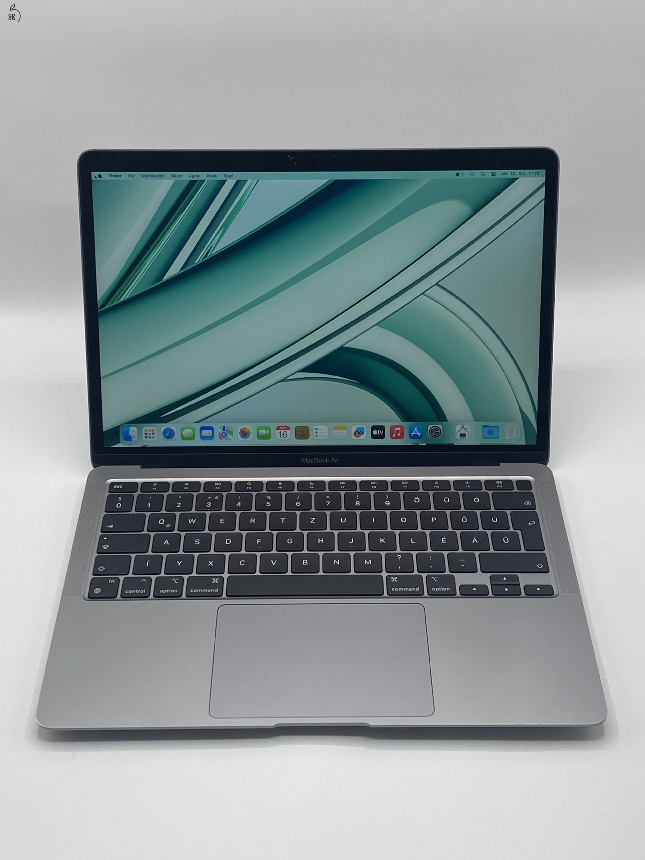 MacBook Air 13 inch M1 8c/7c 16GB RAM 27% ÁFA (0090)