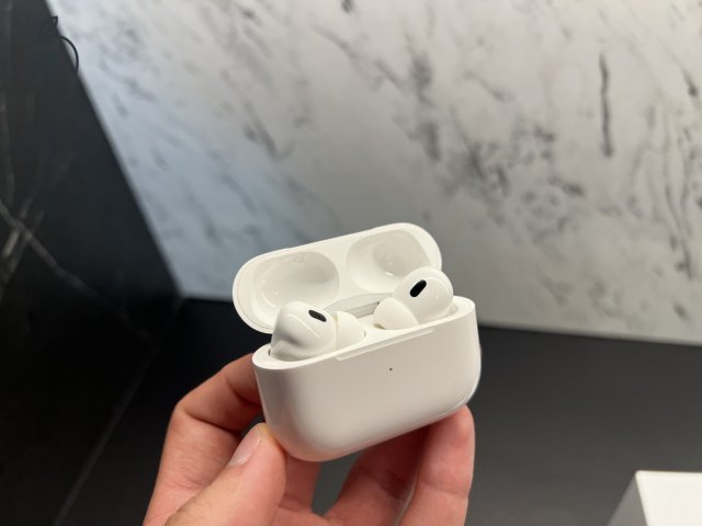 Apple Airpods 2 tokeletes állapotban, szamlaval es garanciaval dobozaban