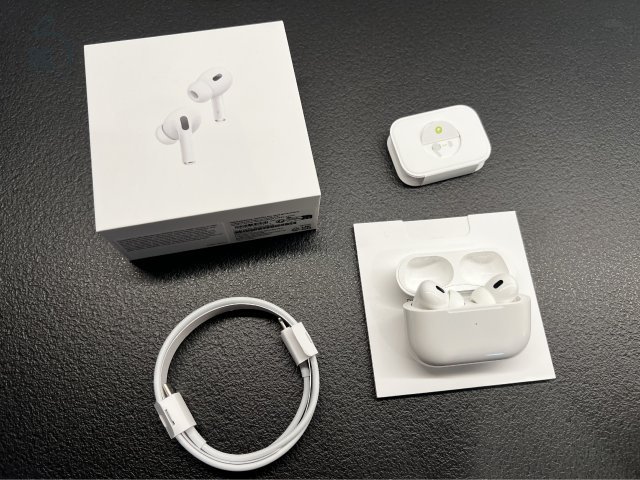 Apple Airpods 2 tokeletes állapotban, szamlaval es garanciaval dobozaban