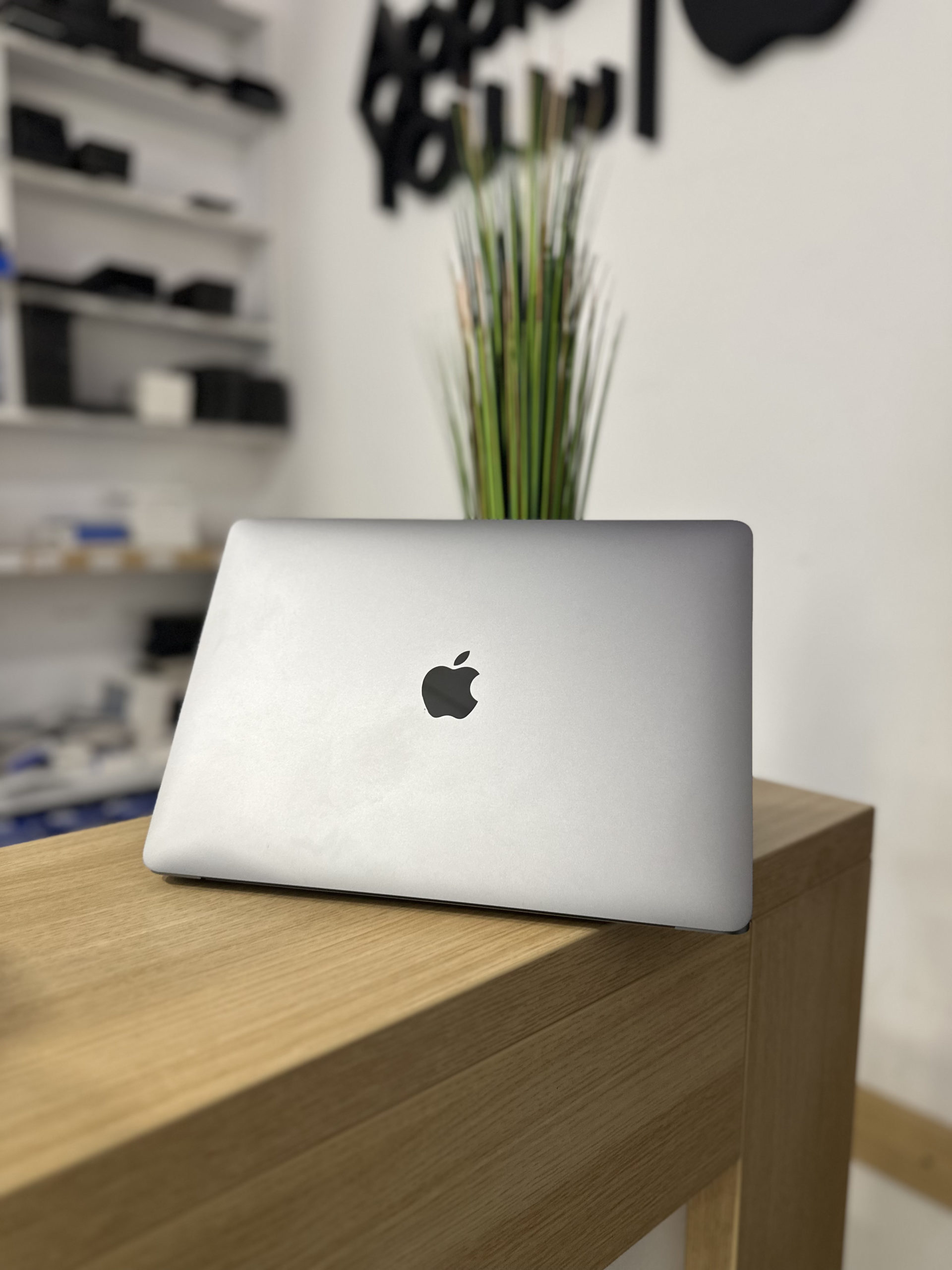 Apple Macbook Air 2020 M1 chip 256GB Space gray Használt