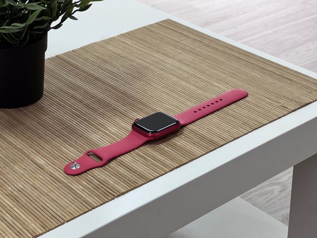 Apple Watch S8 Red 45MM 1 ÉV Garanciával Számlával Aksi 100%