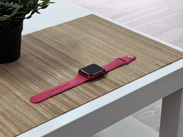 Apple Watch S8 Red 45MM 1 ÉV Garanciával Számlával Aksi 100%