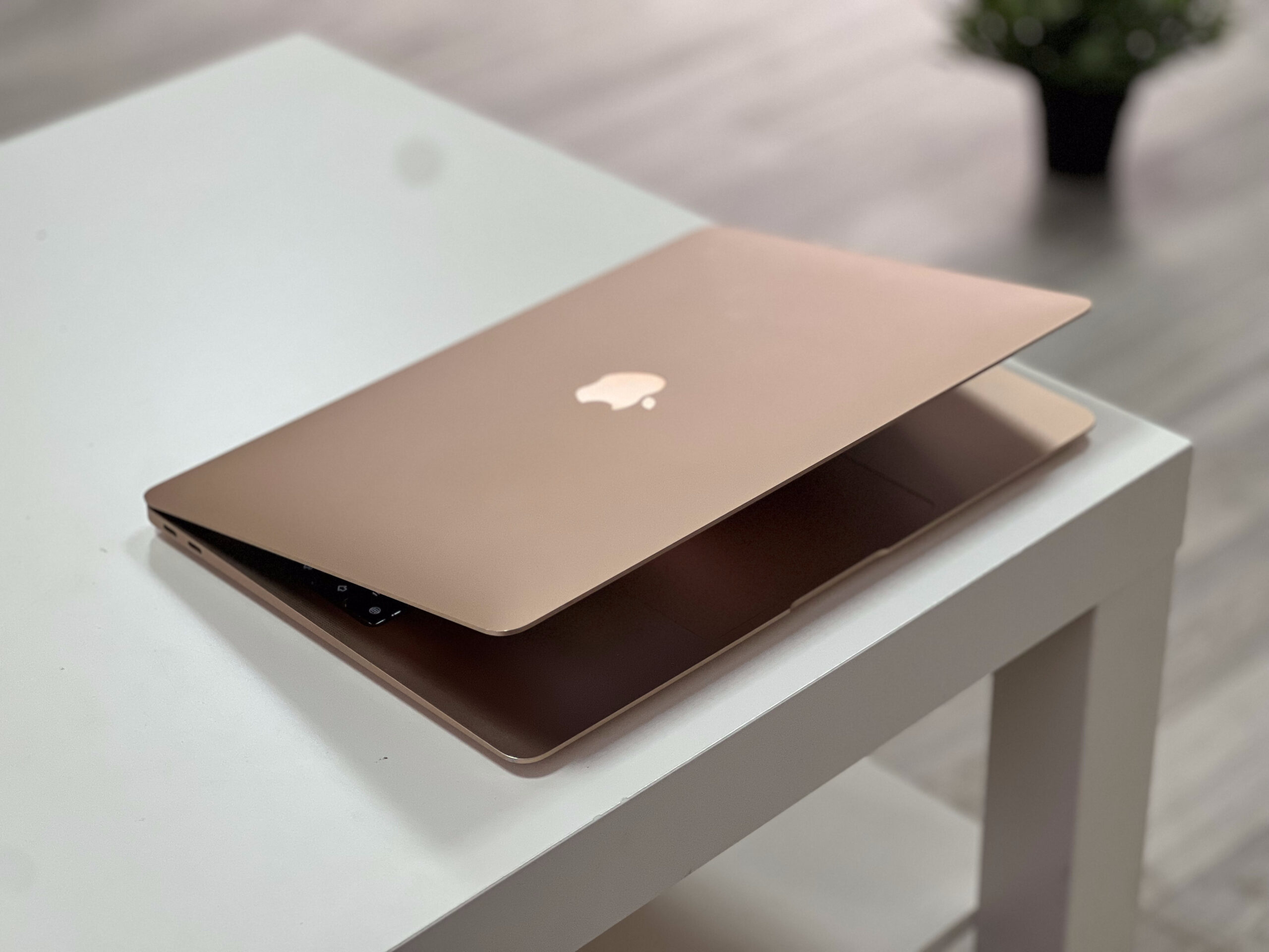 MacBook Air 2020 13 M1 256GB 1 ÉV Garanciával Számlával Aksi 98%