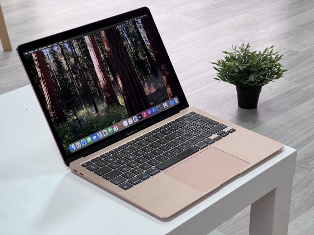 MacBook Air 2020 13 M1 256GB 1 ÉV Garanciával Számlával Aksi 98%